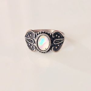 FREE PEOPLE: SOFT PEARLY OPAL GEM STONE RING